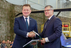 Podpisanie umowy na dostawę śmigłowców. Fot. PZL Mielec
