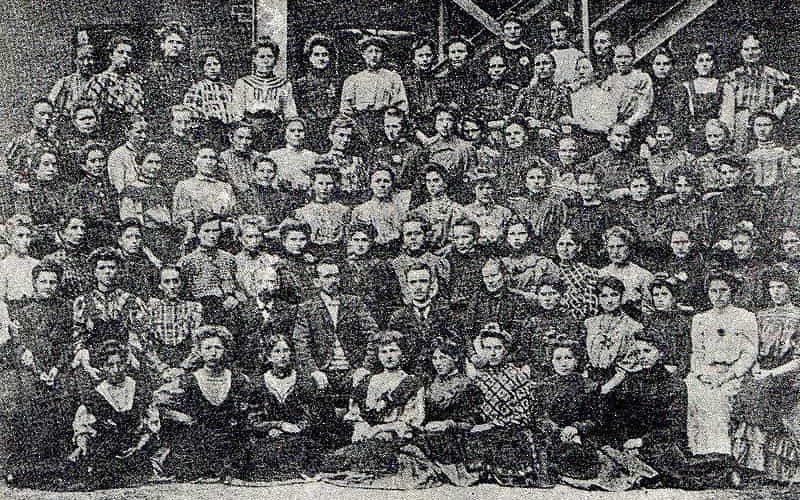 Uczestnicy strajku w Żyrardowie. Fot. Wikimedia Commons, https://creativecommons.org/licenses/by-sa/3.0/pl/deed.pl